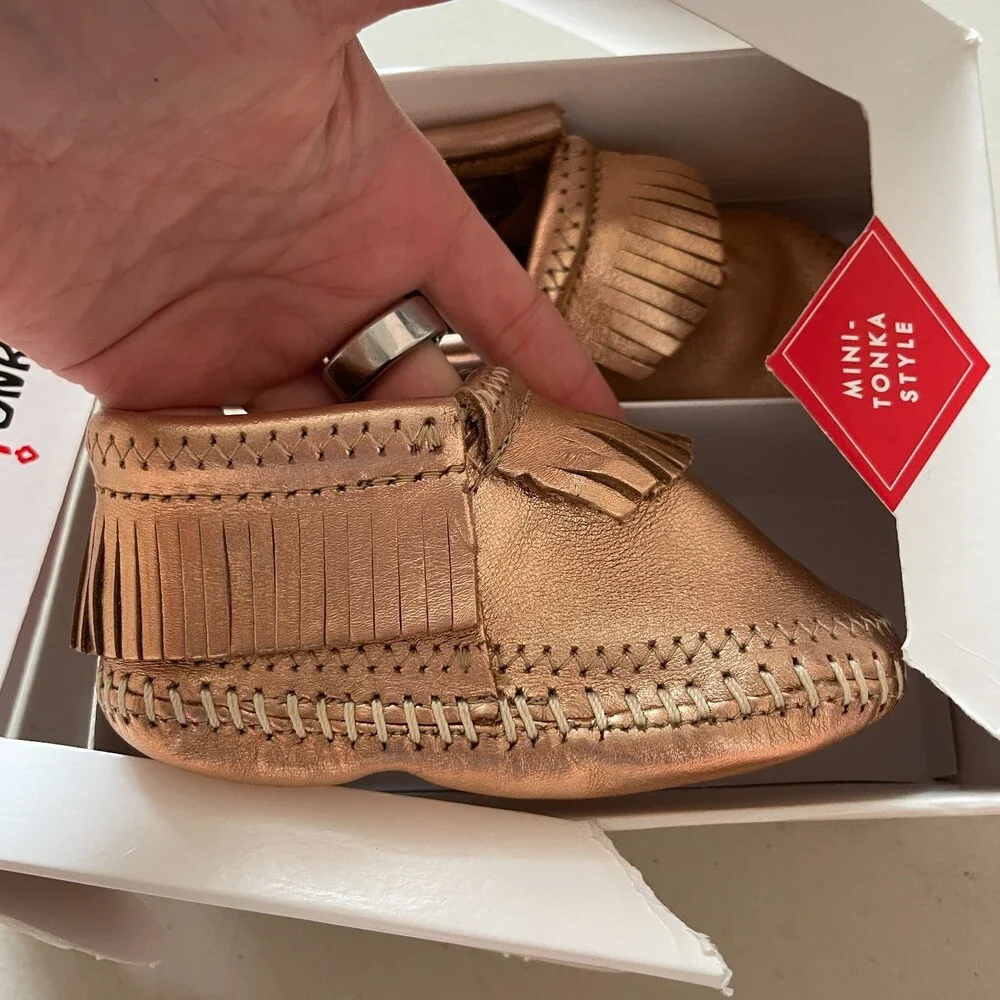 Minnetonka Bootie Baby Moccasins Rose Gold Size 5 Infant